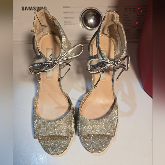 Nina's Dress Pump Women's Size 7 M Glitter Dress Heels Silver Caleya Tie Front - Picture 2 of 12
